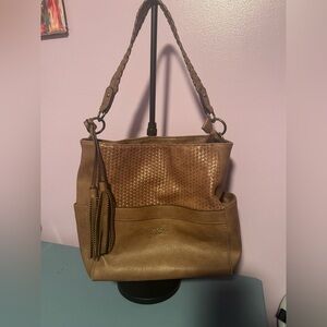 Elegant Woven Shoulder Bag in Tan